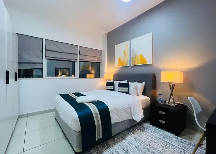 Private Rooms In 3 Bedroom Apartment Skynest Homes Marina Pinnacle